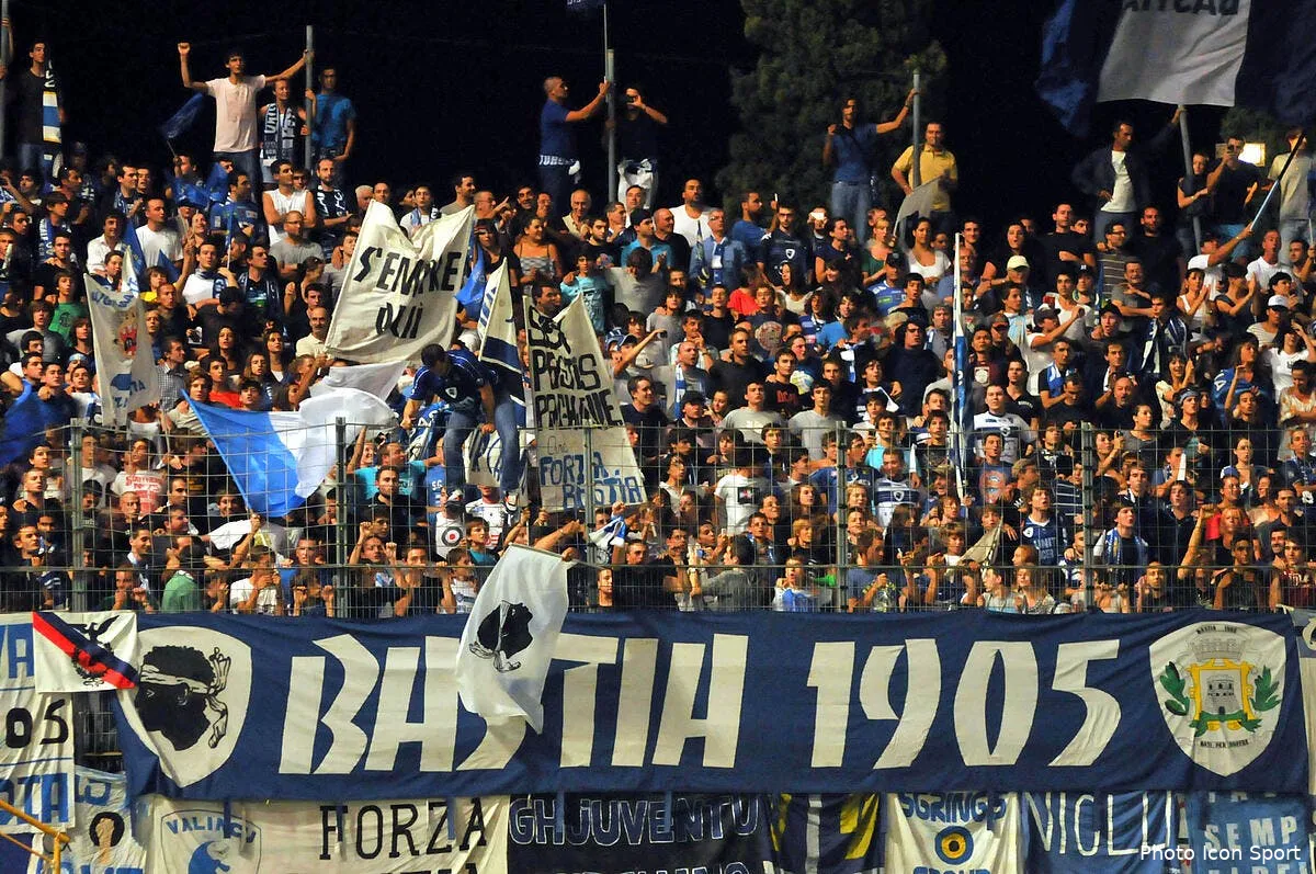 echaufourees entre crs et supporters bastiais iconsport mae 160911 05 1640122