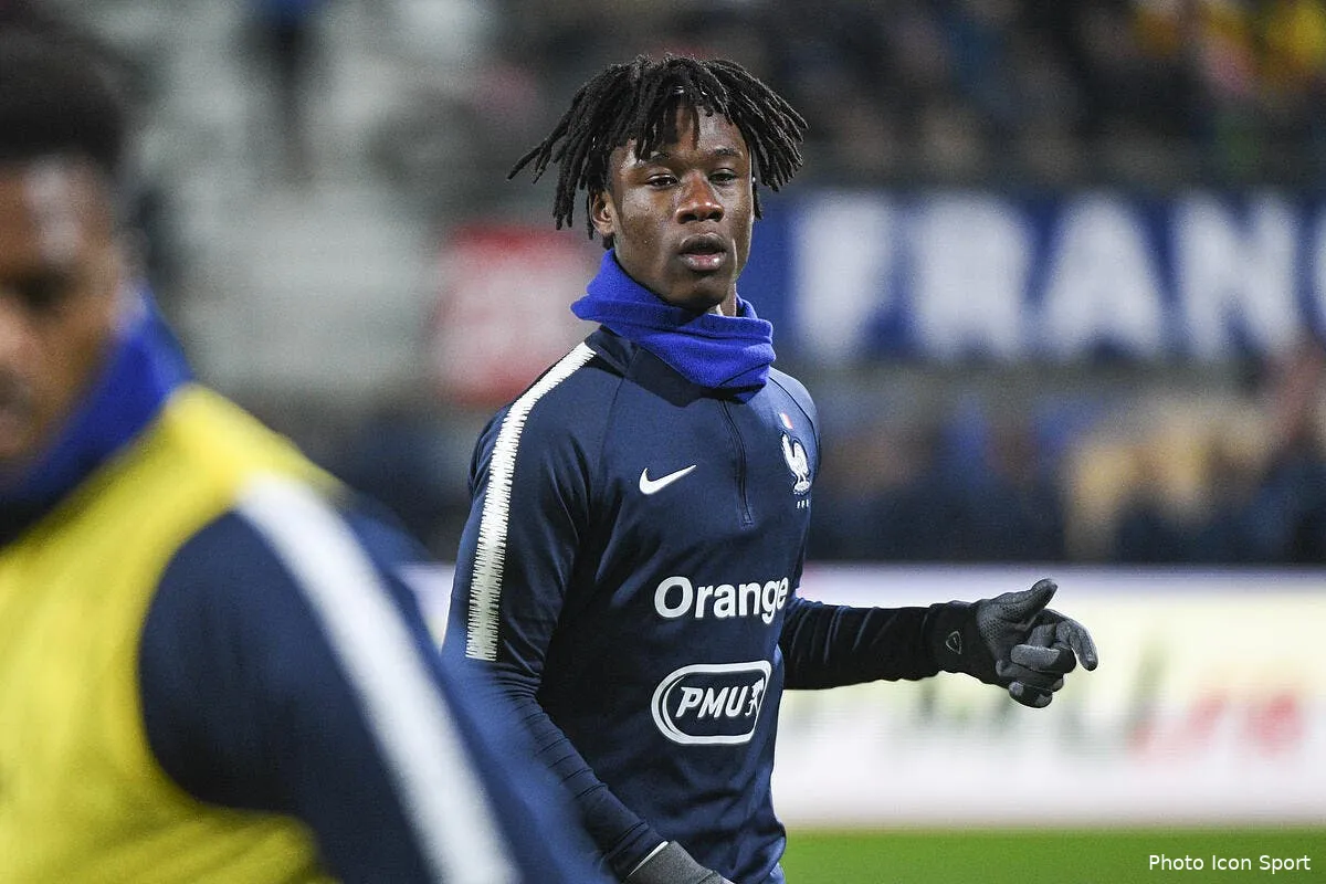 edf camavinga a l euro il sort l extincteur et eteint l enflammade icon alc 151119 45 02270505