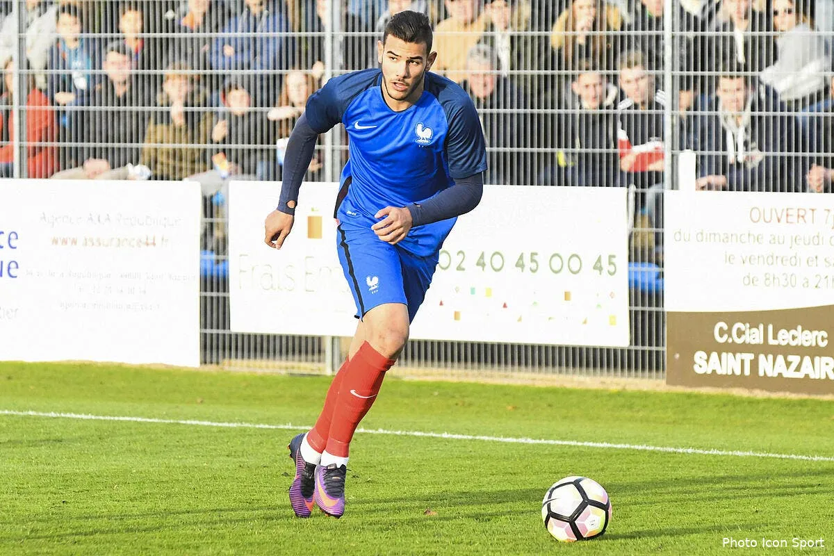 edf espoirs theo hernandez pose un lapin au selectionneur ripoll theo hernandez 1181856