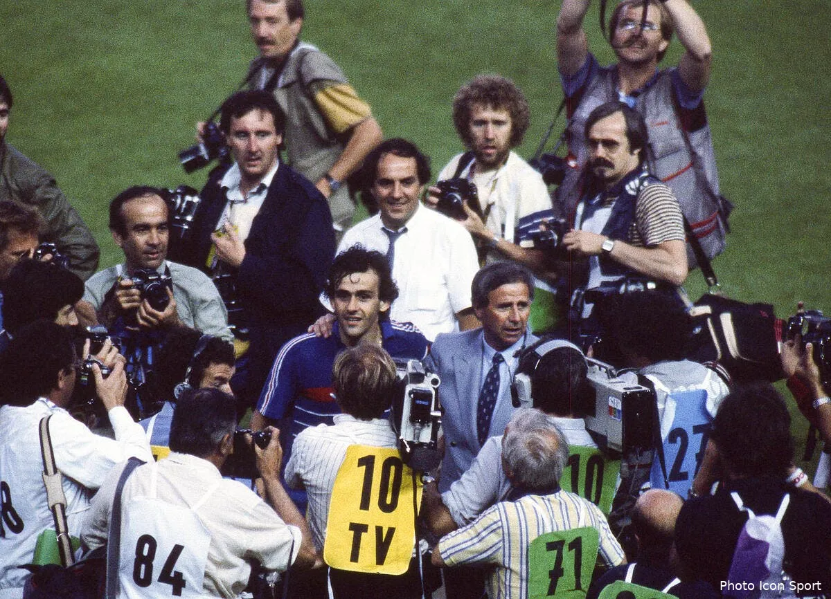 edf le bel hommage de platini a michel hidalgo icon onz 071114 01 12281633