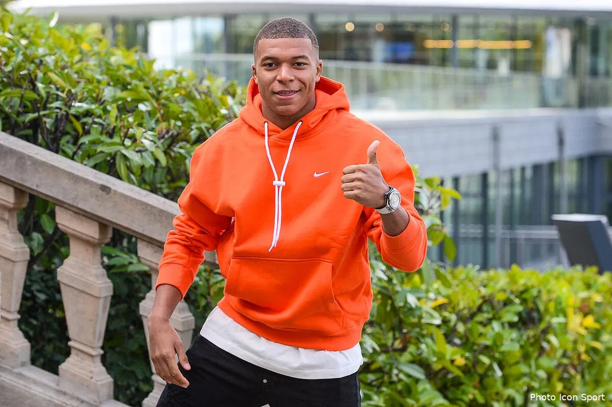 edf mbappe et hernandez s entrainent avec l equipe de france icon bap 071019 93 52266631