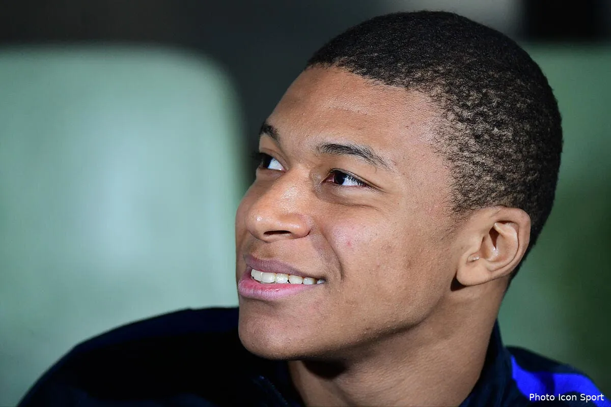edf mbappe rentre dans l histoire du football francais iconsport win 250317 01 1431174768