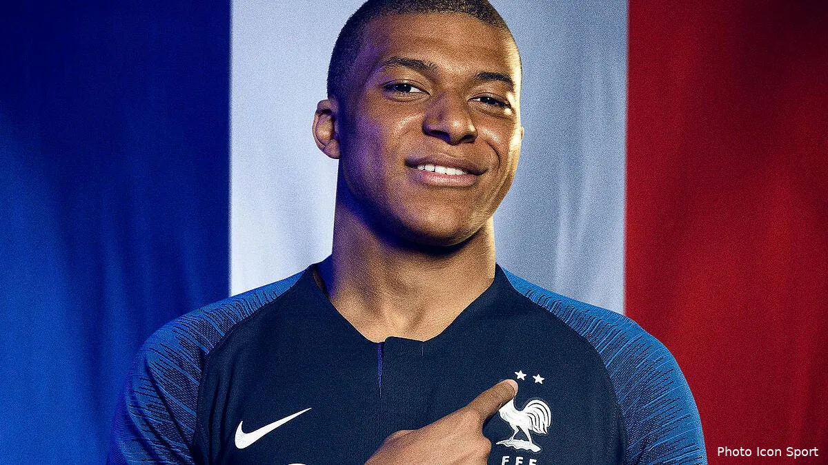edf nike met deja en vente le maillot 2 etoiles de l equipe de france par tirage au sort nike mbappe224839