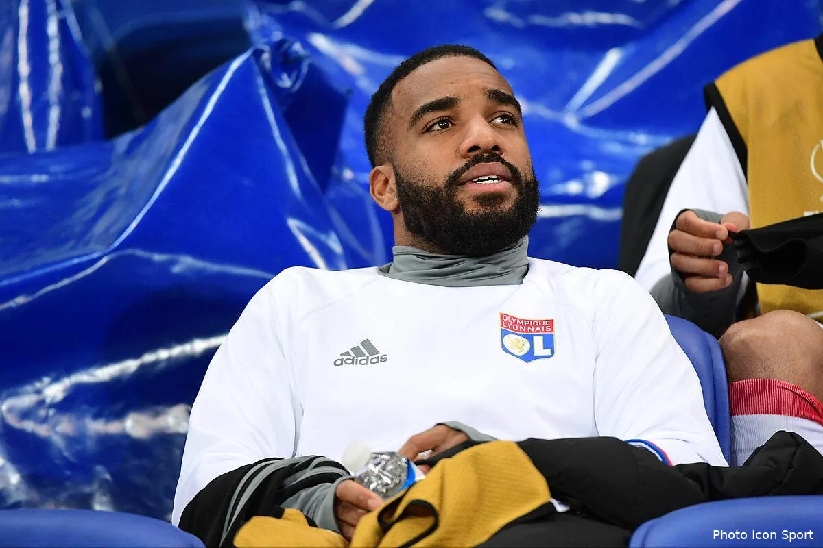 edf pierre menes taille deschamps pour l oubli de lacazette iconsport win 220217 01 23401174644