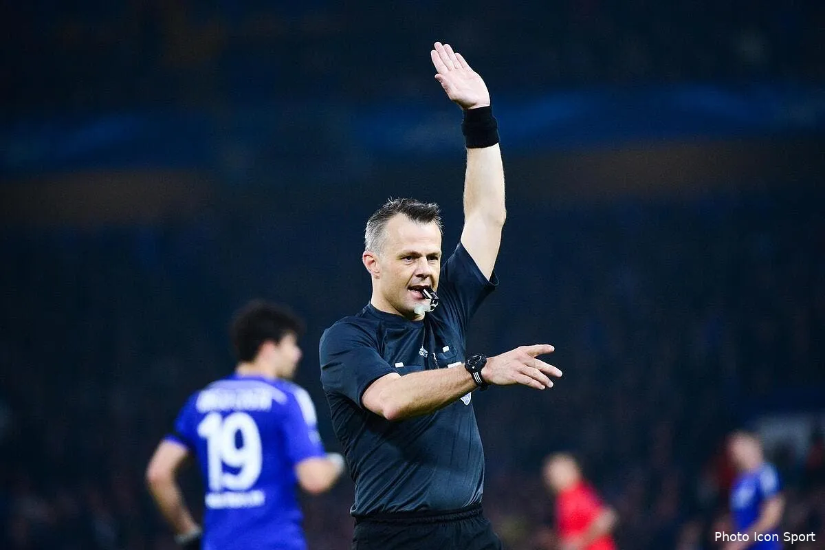 el bjorn kuipers arbitrera la finale om atletico madrid iconsport win 110315 08 01218139