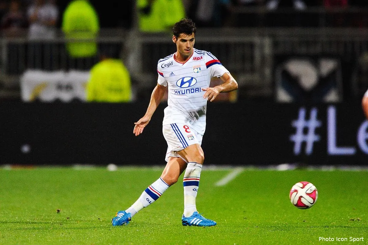 en avant yoann gourcuff a guingamp iconsport jpt 191014 08 105117089
