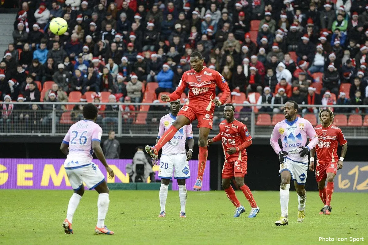 en battant evian valenciennes passe en sixieme iconsport por 231212 05 0346213