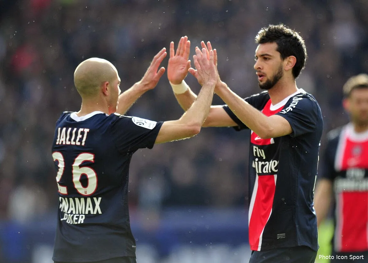 en bon capitaine du psg jallet vole au secours de pastore et sakho iconsport noe 220412 61 1634207