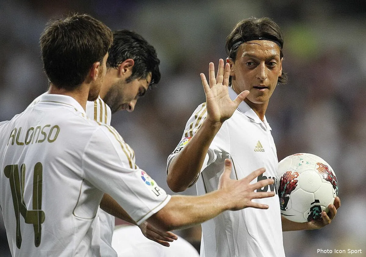 en cas de ballon d or ozil l offrirait a casillas iconsport alf 240911 01 2626707