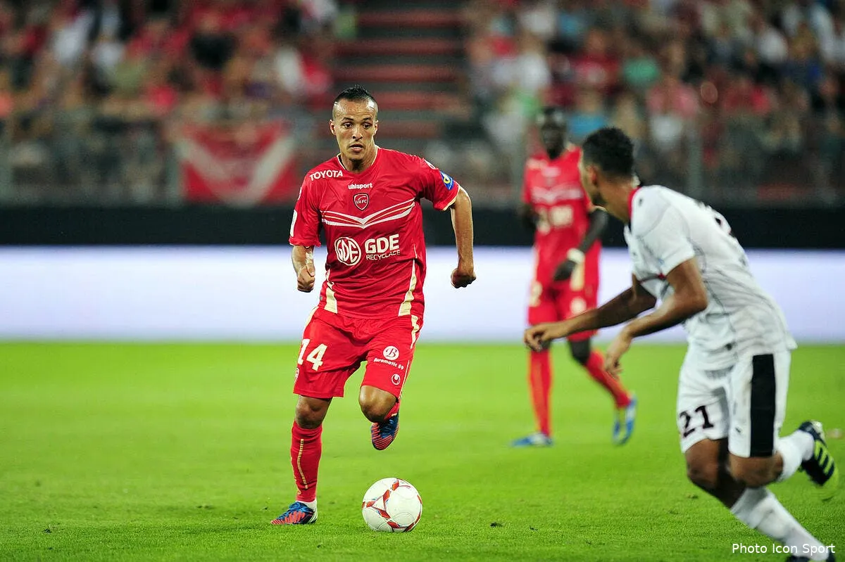 en cas de depart de j ayew l om pourrait piocher au vafc iconsport noe 180812 79 14139418