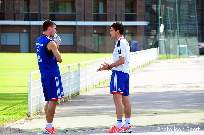 entre garde et reveillere le ton monte a l ol iconsport jpt 090812 001 0954851