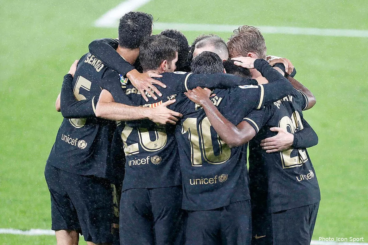 esp baisse des salaires c est le clash a barcelone icon ecommercefotos ecommerce2 107932102297147