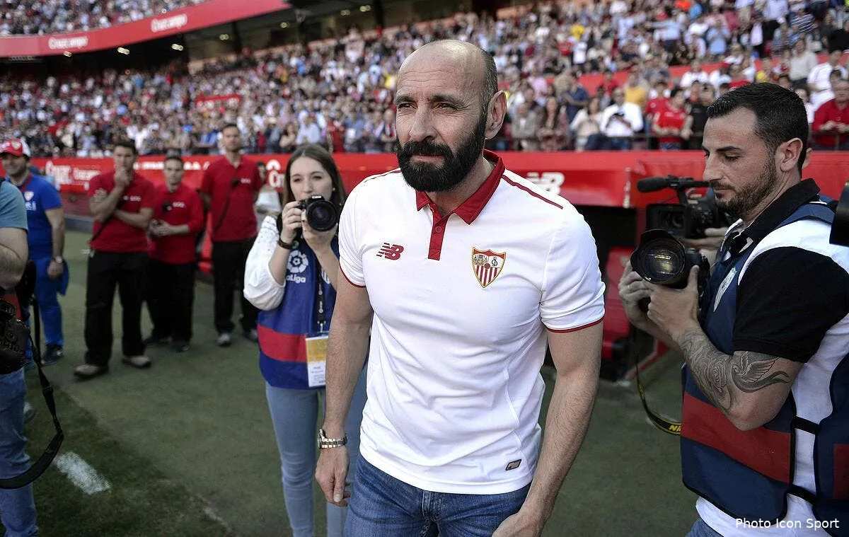 esp monchi revient officiellement a seville icon mar 080417 05 26247957