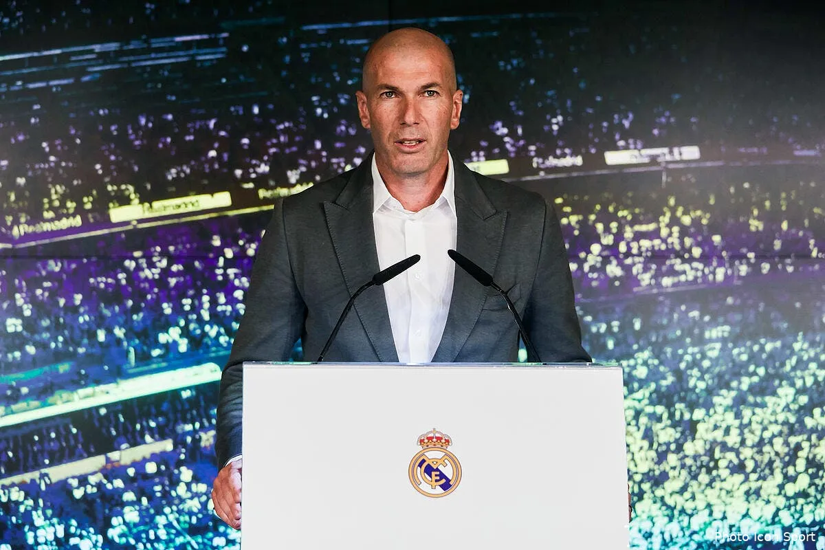 esp six mois plus tard zidane revient avec un salaire xxl au real icon pixathlon 1099892247583