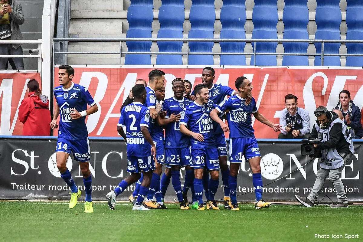 estac solide et rigoureux troyes ne l a pas vole contre sainte iconsport icon dib 300117 10 20195229