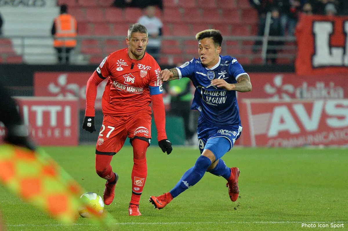 estac troyes aspire d un seul coup dans un trou noir iconsport icon poy 181117 05 11200177