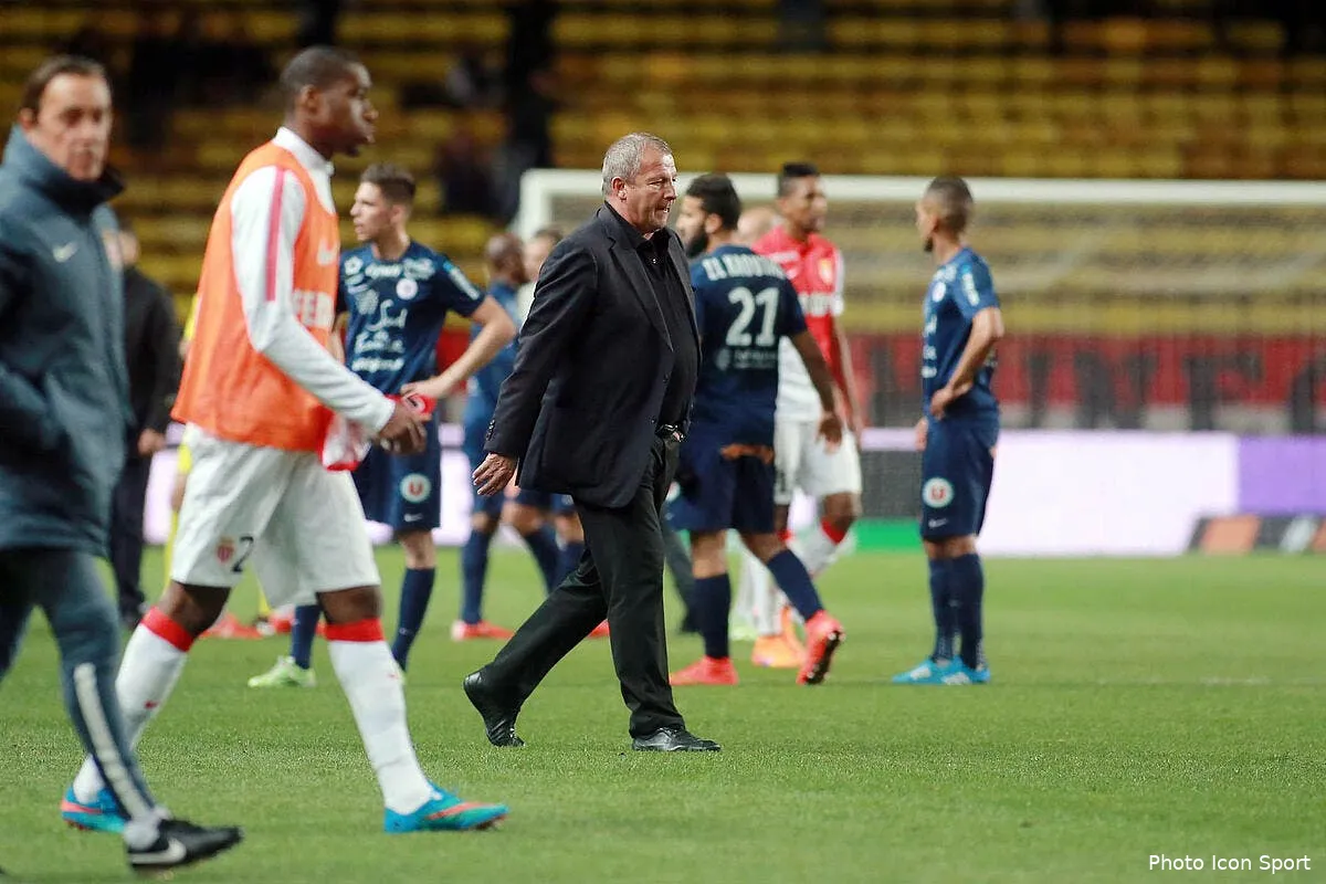 et courbis a vu un tres bon arbitre iconsport hao 070415 02 07108411