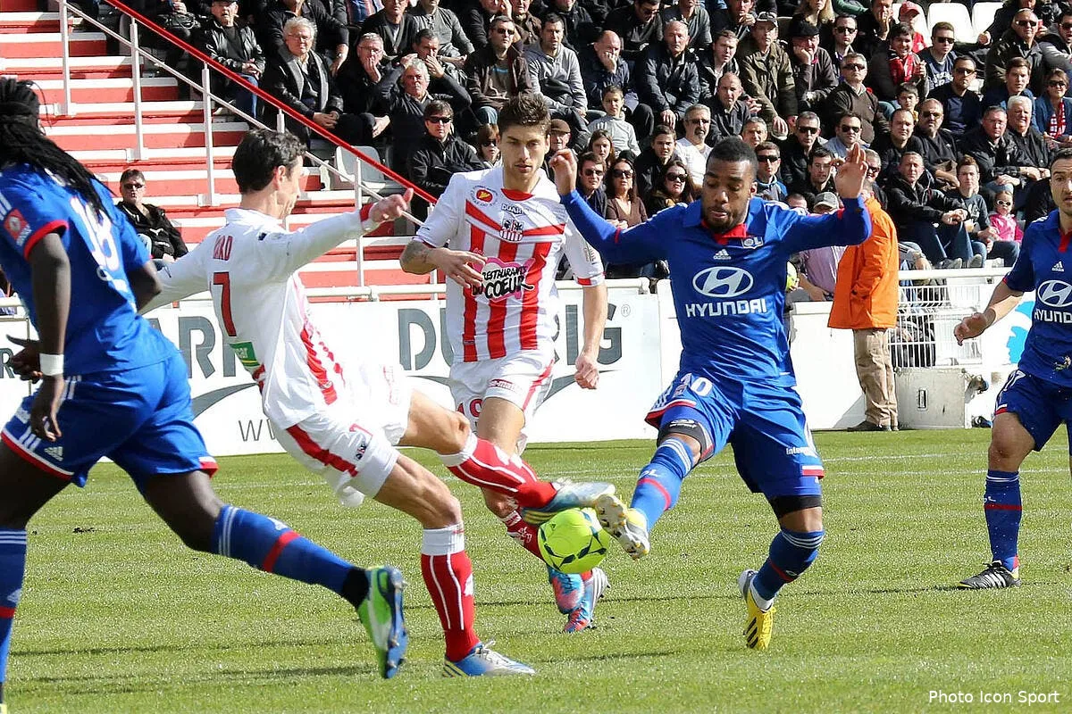 et l ol s ecroula a ajaccio iconsport bel 030213 08 1949263