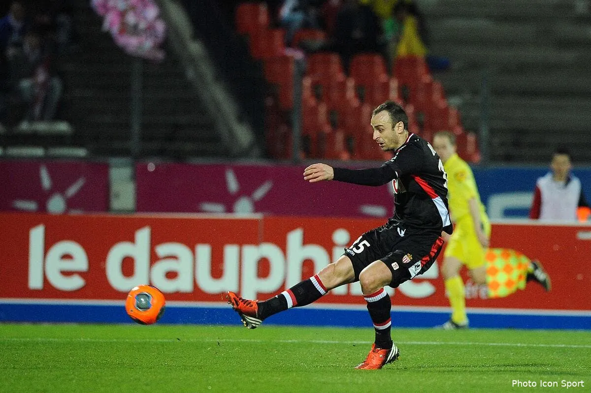 et si le fighting spirit faisait prolonger berbatov a monaco iconsport t 290314 81 01 8379817