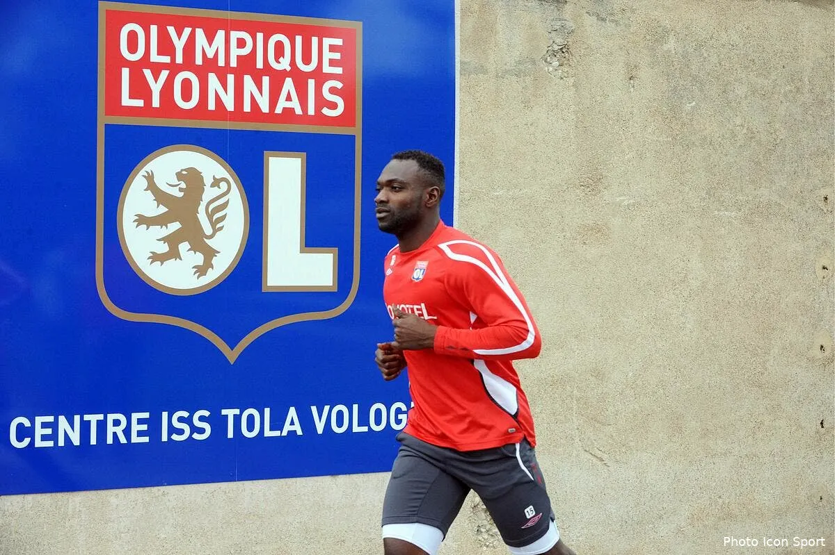et si mensah etait le defenseur que lyon cherchait iconsport jpt 050509 54 01021294