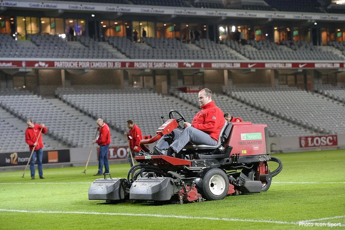 euro 2016 la pelouse de lille repeinte en vert pour france suisse iconsport por 150314 77 136146442
