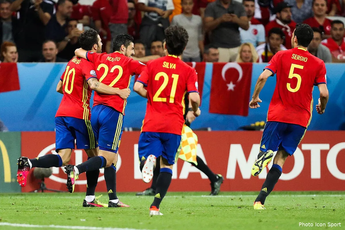 euro 2016 le premier carton c est pour l espagne face a la turquie iconsport 26641922146312