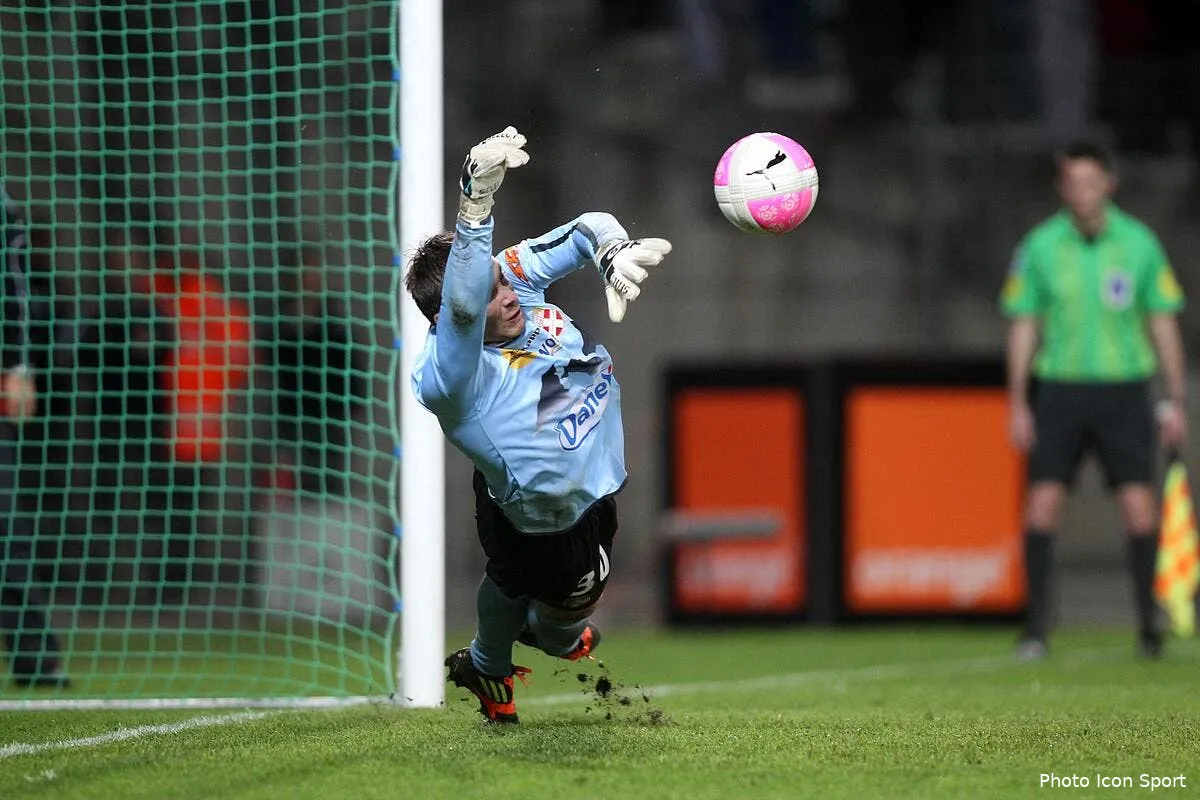 evian condamne ses joueurs mais iconsport blo 010512 25 2634440