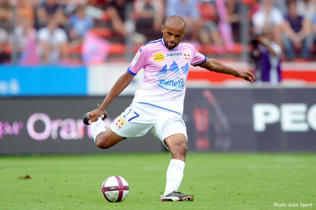 evian croit en l exploit face au psg iconsport jpt 140811 301 1924789