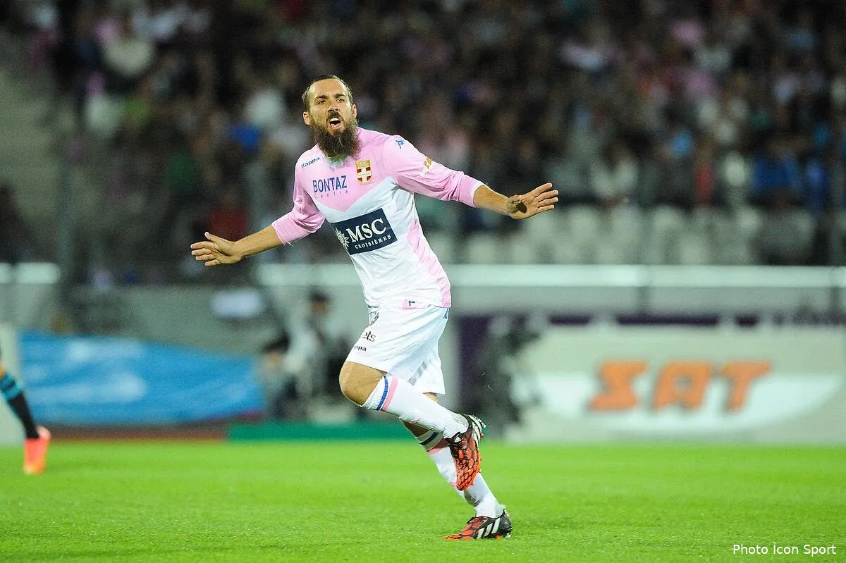 evian exigeait de givet qu il rase sa barbe de jihadiste iconsport jpt 140914 44 12122395