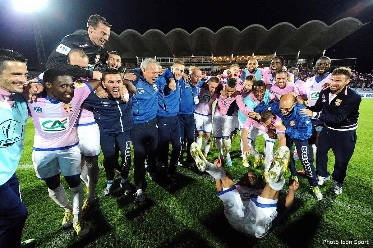 evian ne veut pas d un cortege funeraire au stade de france iconsport jpt 080513 64 4756625