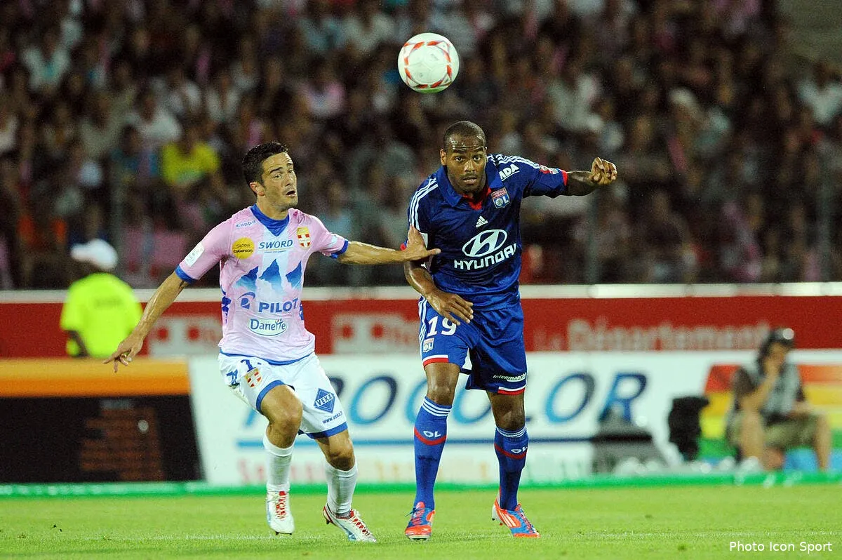 evian tg et lyon se contentent d un point iconsport jpt 240812 01 0738943
