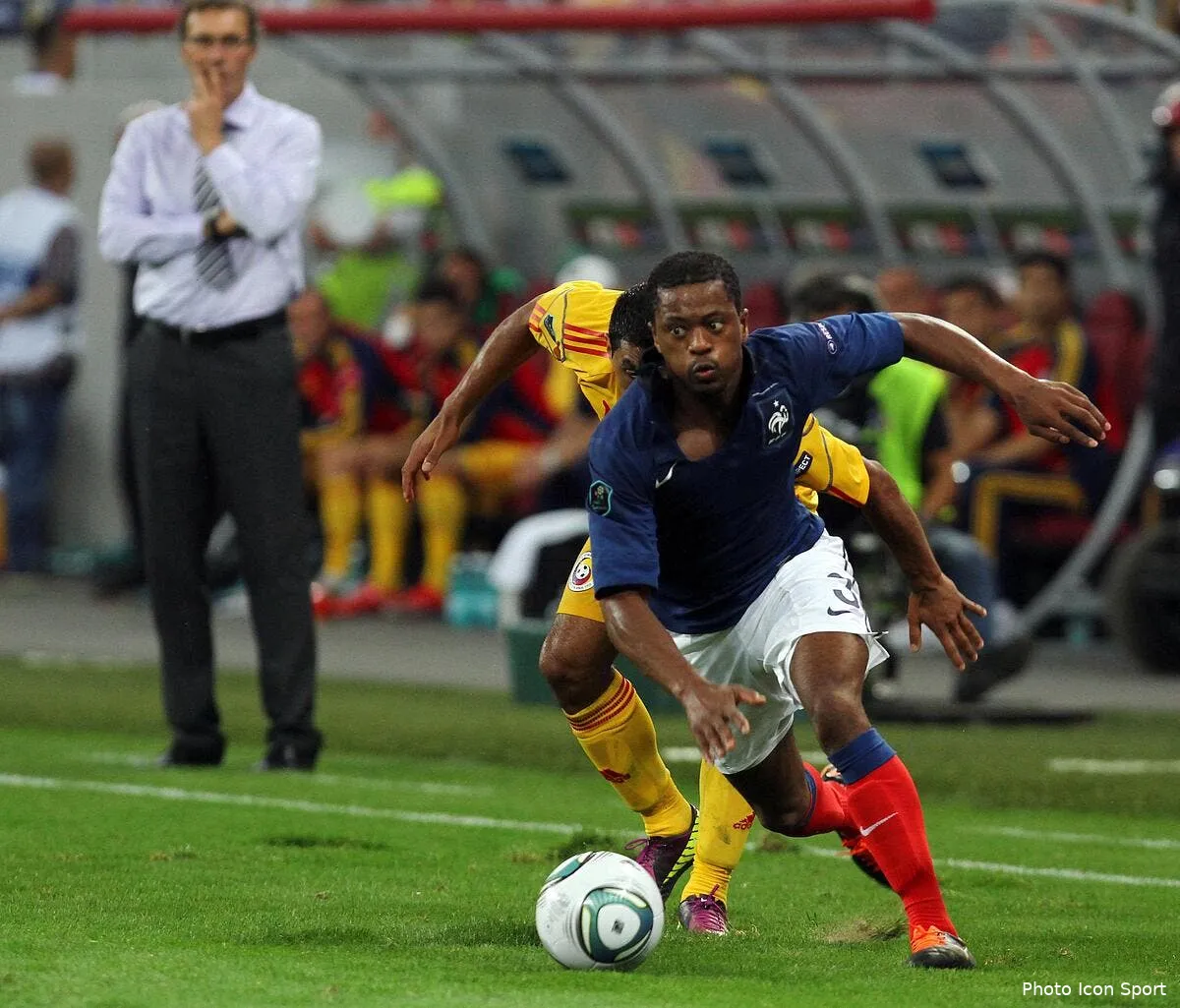 evra doit remercier laurent blanc sur le terrain iconsport gab 060911 81 3435378