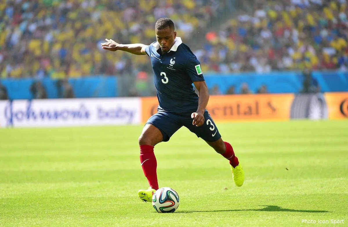 evra encore en bleu deschamps s explique iconsport win 040714 05 8590729