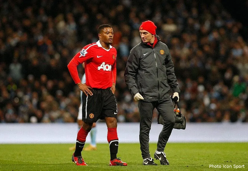 evra le maillon faible de united contre l om au velodrome 67438 15720