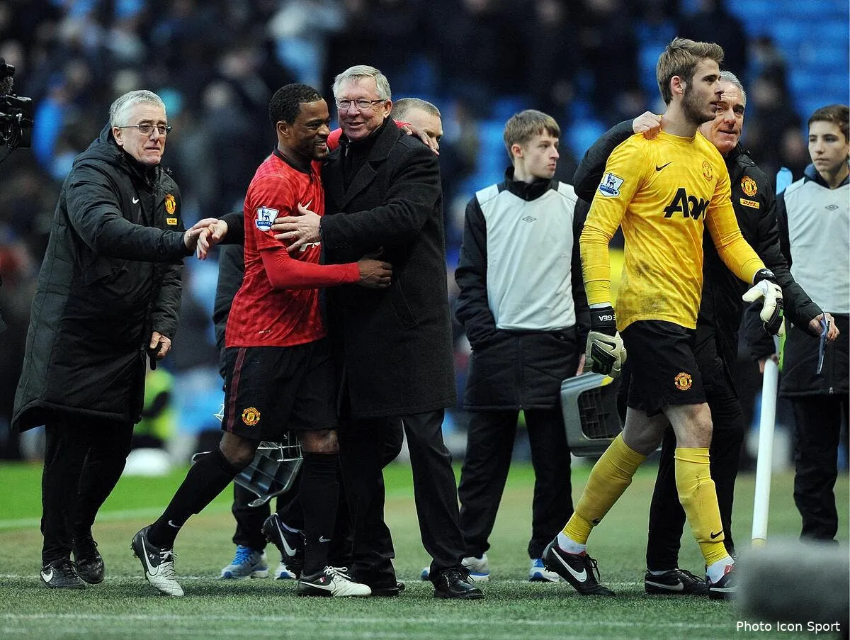 evra ne se jettera jamais les bras de ferguson iconsport pho 091212 60 3954807