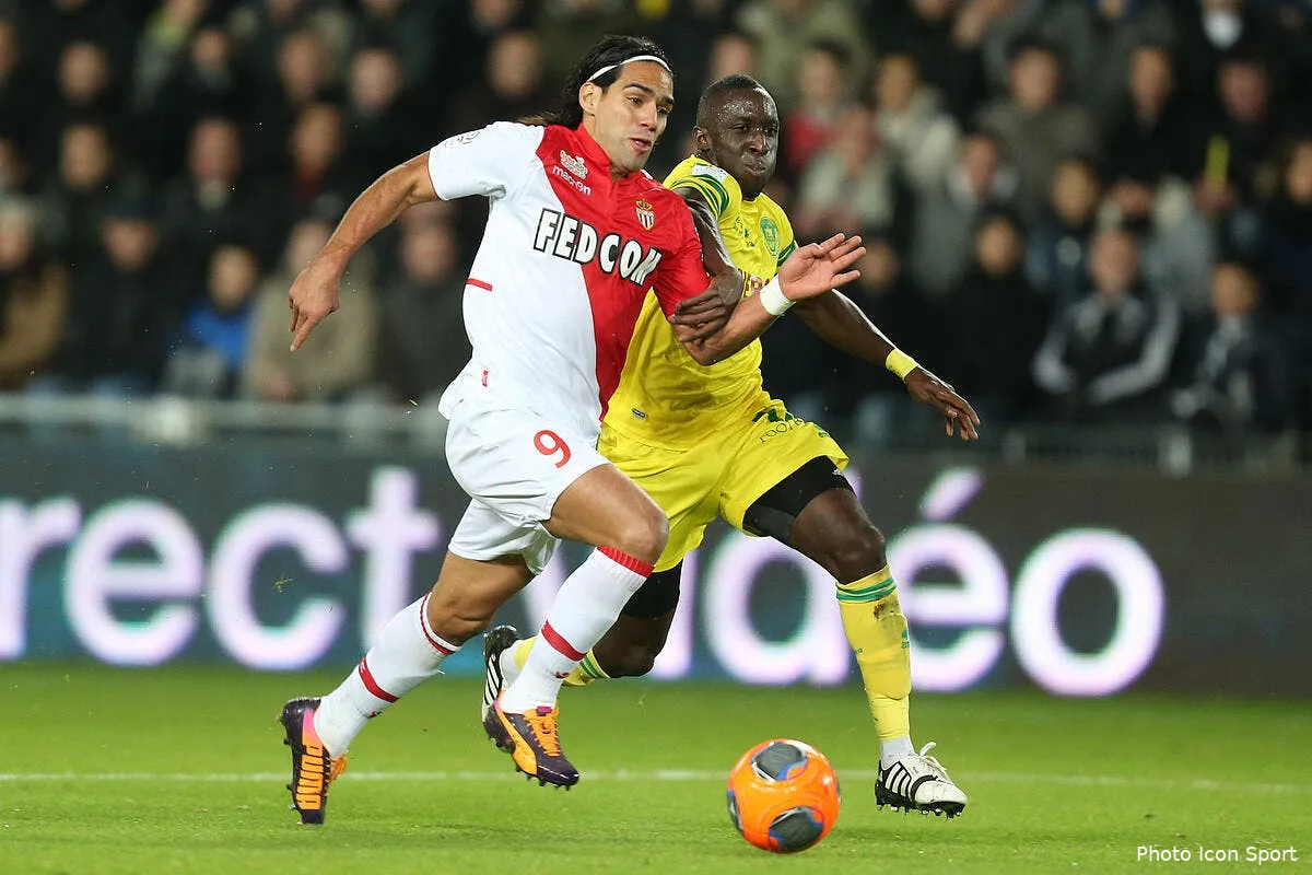 falcao le real lache l affaire et prefere luis suarez iconsport mi 241113 08 35 172305