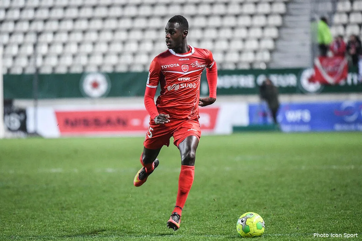 fc metz c est boucle pour l arrivee de niakhate iconsport dib 091216 101 35183991