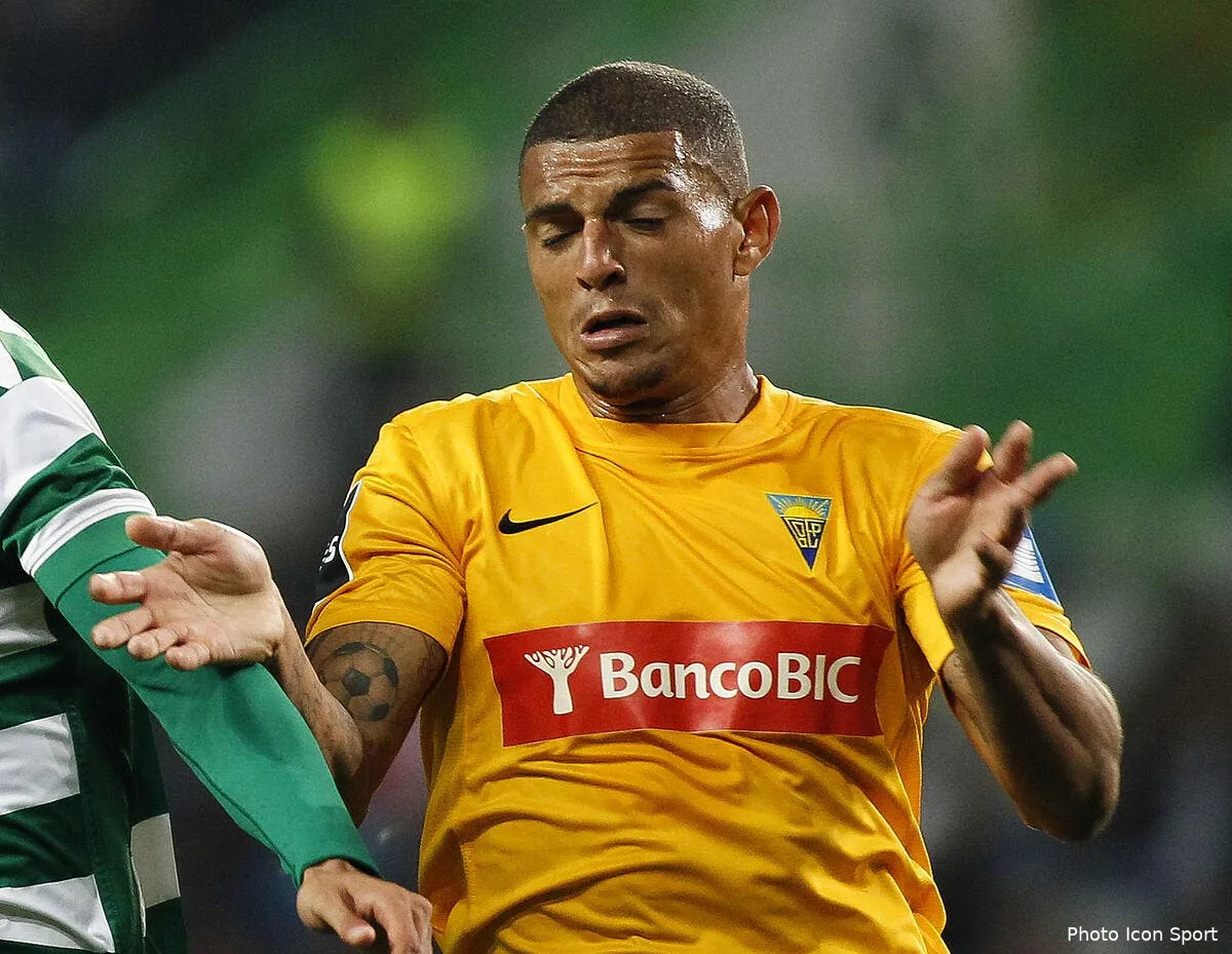 fc nantes les canaris signent un defenseur bresilien a 2me iconsport glo 311015 08 36144938