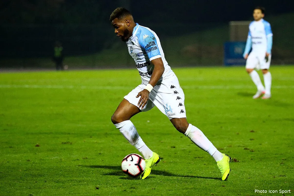 fcgb aaron boupendza mis a pied par bordeaux icon cos 110119 92 01289721