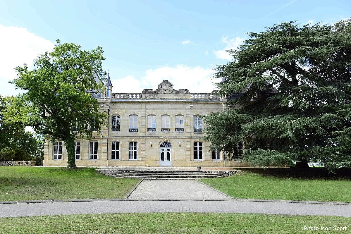 fcgb ca bouge enfin souleymane cisse s en va icon blu 010816 01 22285159