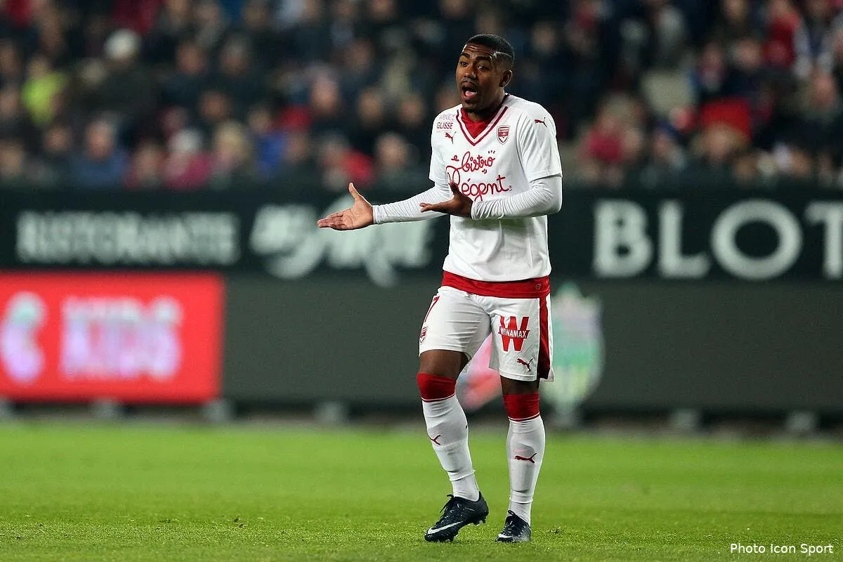 fcgb pierre menes denonce le probleme qui plombe bordeaux icon vmi 031117 25 61199141