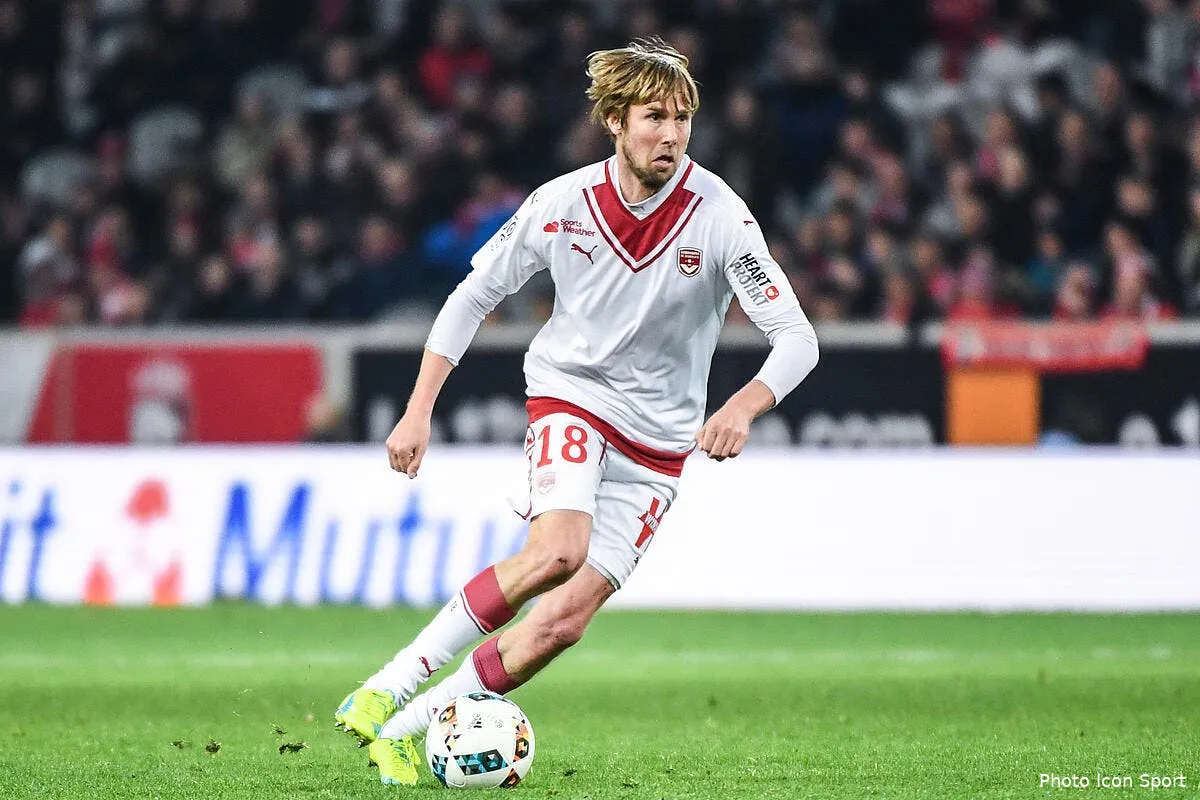 fcgb plasil prolonge d un an a bordeaux iconsport dib 250217 100 71182505