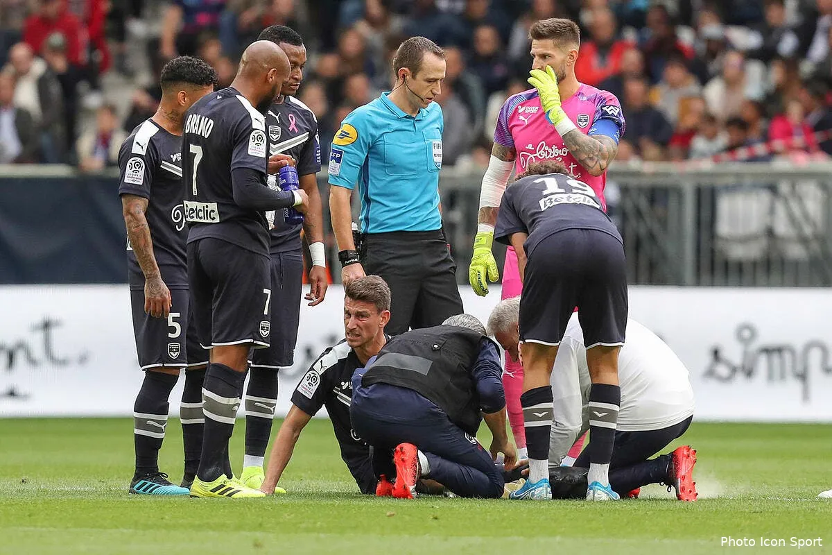 fcgb plus de peur que de mal pour koscielny icon blo 201019 45 06267745