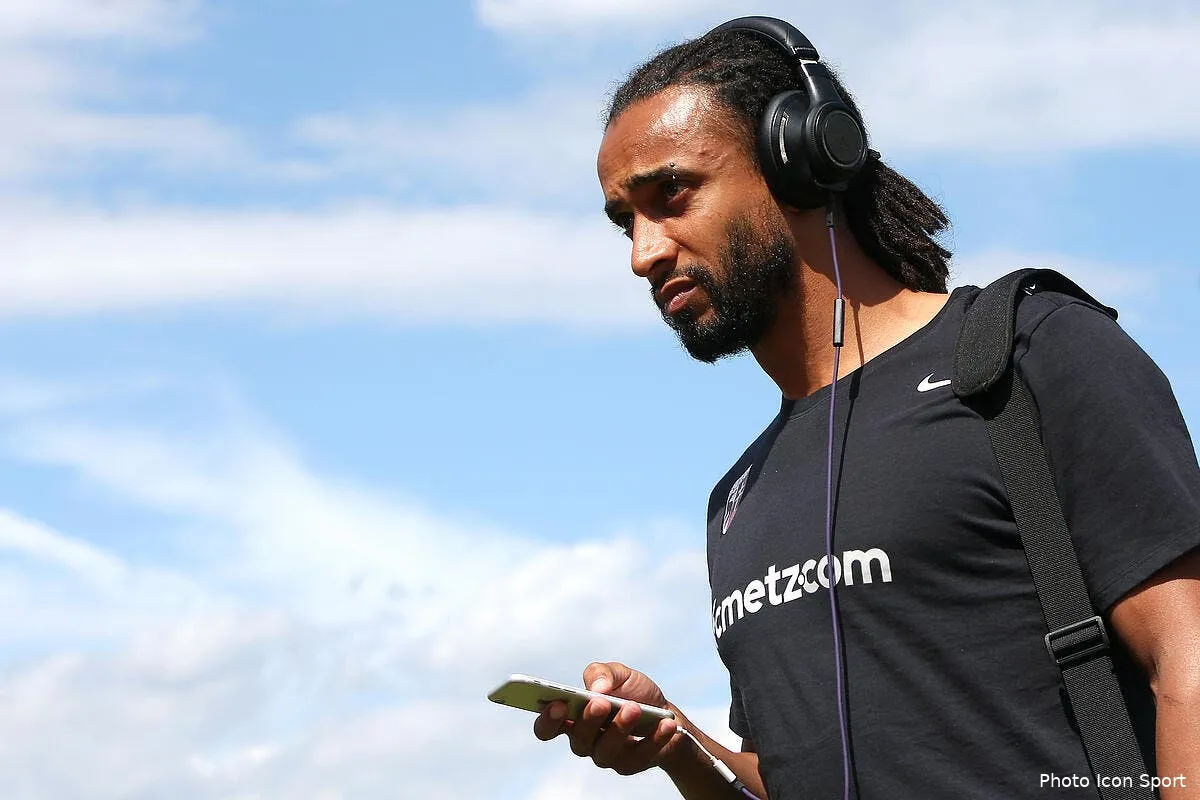 fcm assou ekotto se fait fumer par cazarre mais reste cool iconsport icon mrv 140717 05 07210589