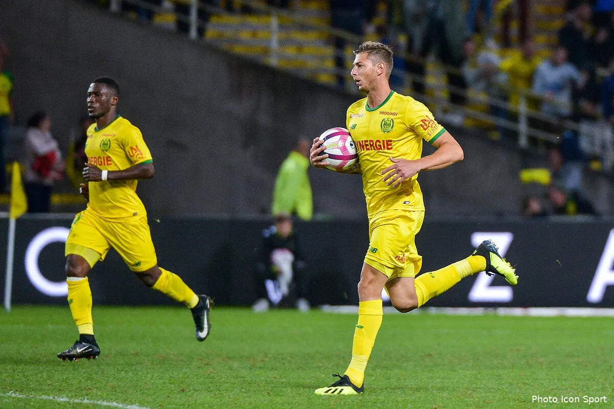 fcn nantes ferme ses portes et fait deprimer son buteur sala 9229311