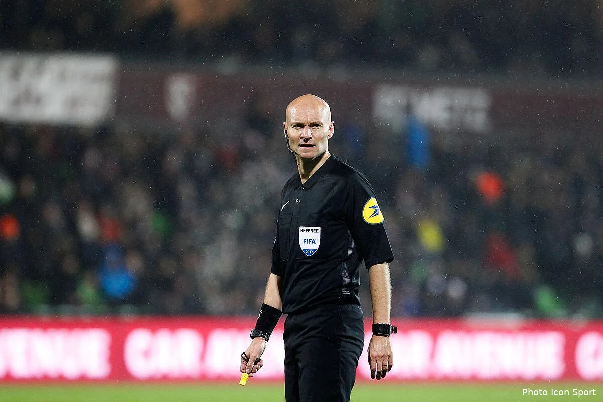 fcn psg tacle rouge l incroyable show tony chapron iconsport icon mrv 291117 25 83206523