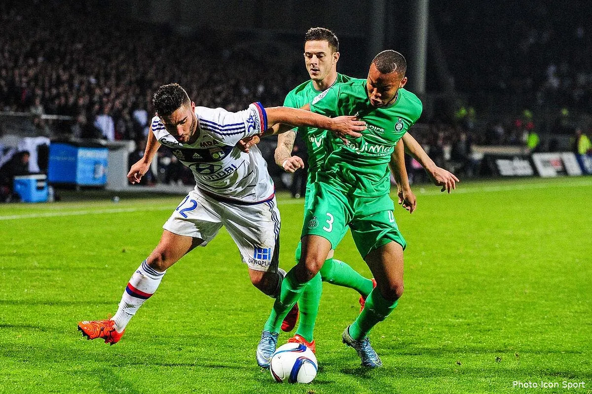 ferri cherche le telephone de beric apres ol asse iconsport jpt 081115 10 54125255