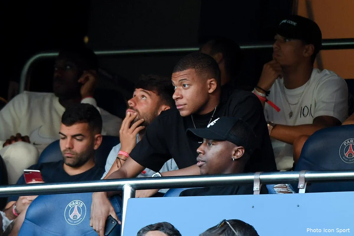 fifa le onze de la saison devoile avec mbappe et ronaldo icon dib 140919 12 20265285