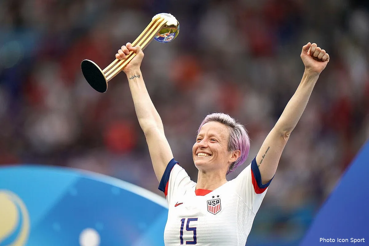 fifa megan rapinoe recoit le trophee the best 2019 icon 43978762265247