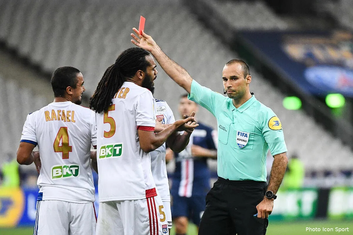 foot interdiction de tousser sinon c est carton rouge icon dib 310720 12 64290851